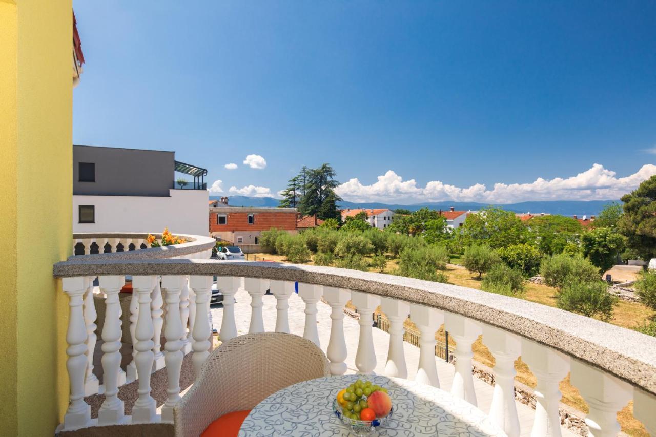 Vila Panorama By El-Pi Tours Malinska Extérieur photo